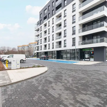 Modern & Bright With Garden By Rent Like Apartamento Gdańsk