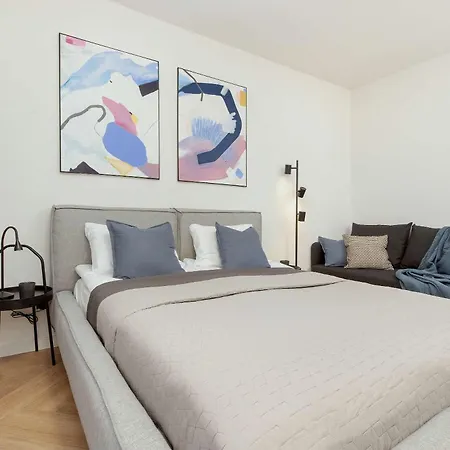Modern & Bright With Garden By Rent Like Apartamento Gdańsk