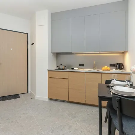 Modern & Bright With Garden By Rent Like