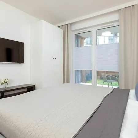 Modern & Bright With Garden By Rent Like Apartamento *